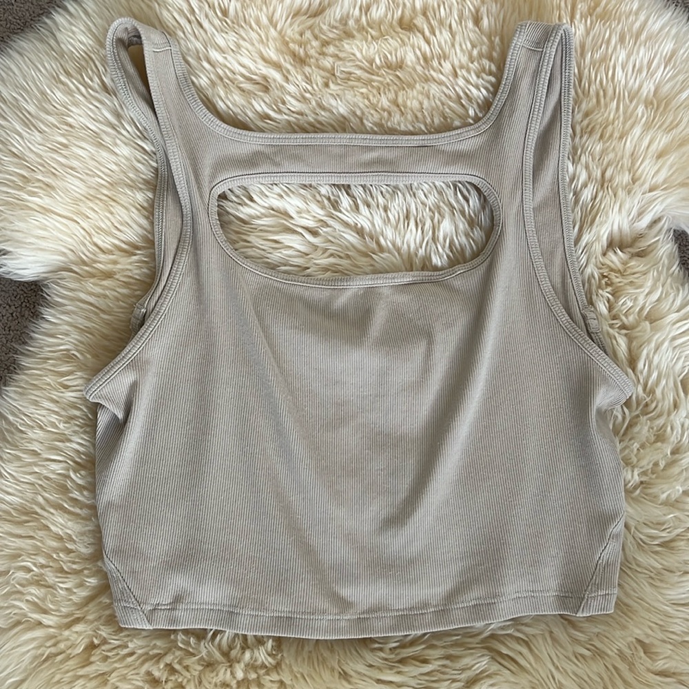 Lululemon cropped ribbed tan cut out top size 10